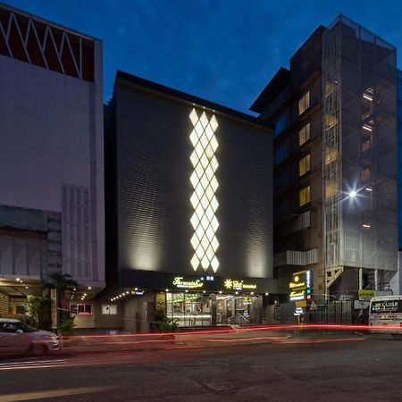 Hotel Sifat International Surat Eksteriør bilde
