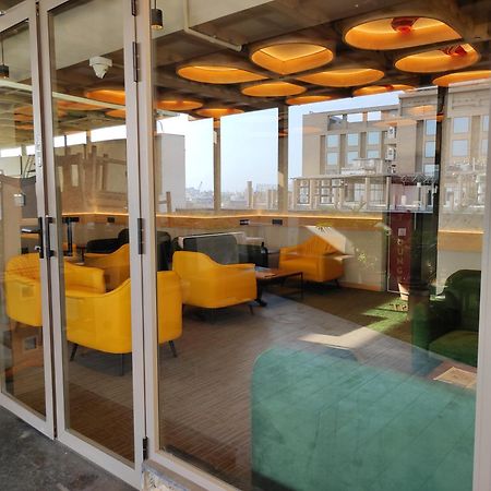 Hotel Sifat International Surat Eksteriør bilde