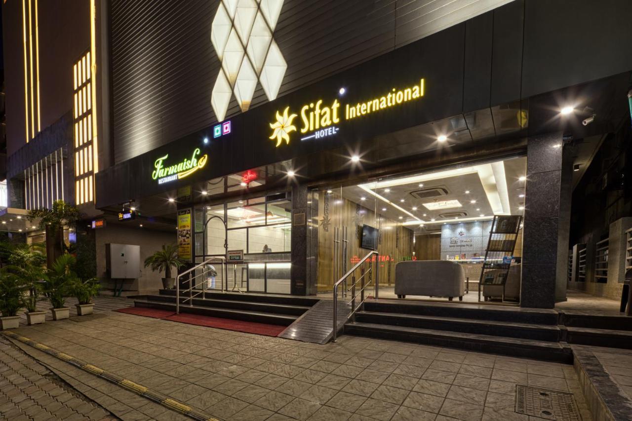 Hotel Sifat International Surat Eksteriør bilde