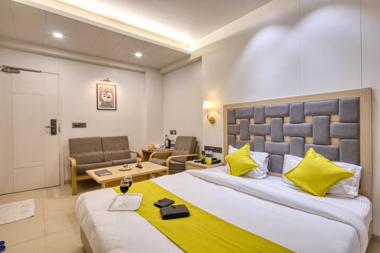 Hotel Sifat International Surat Eksteriør bilde