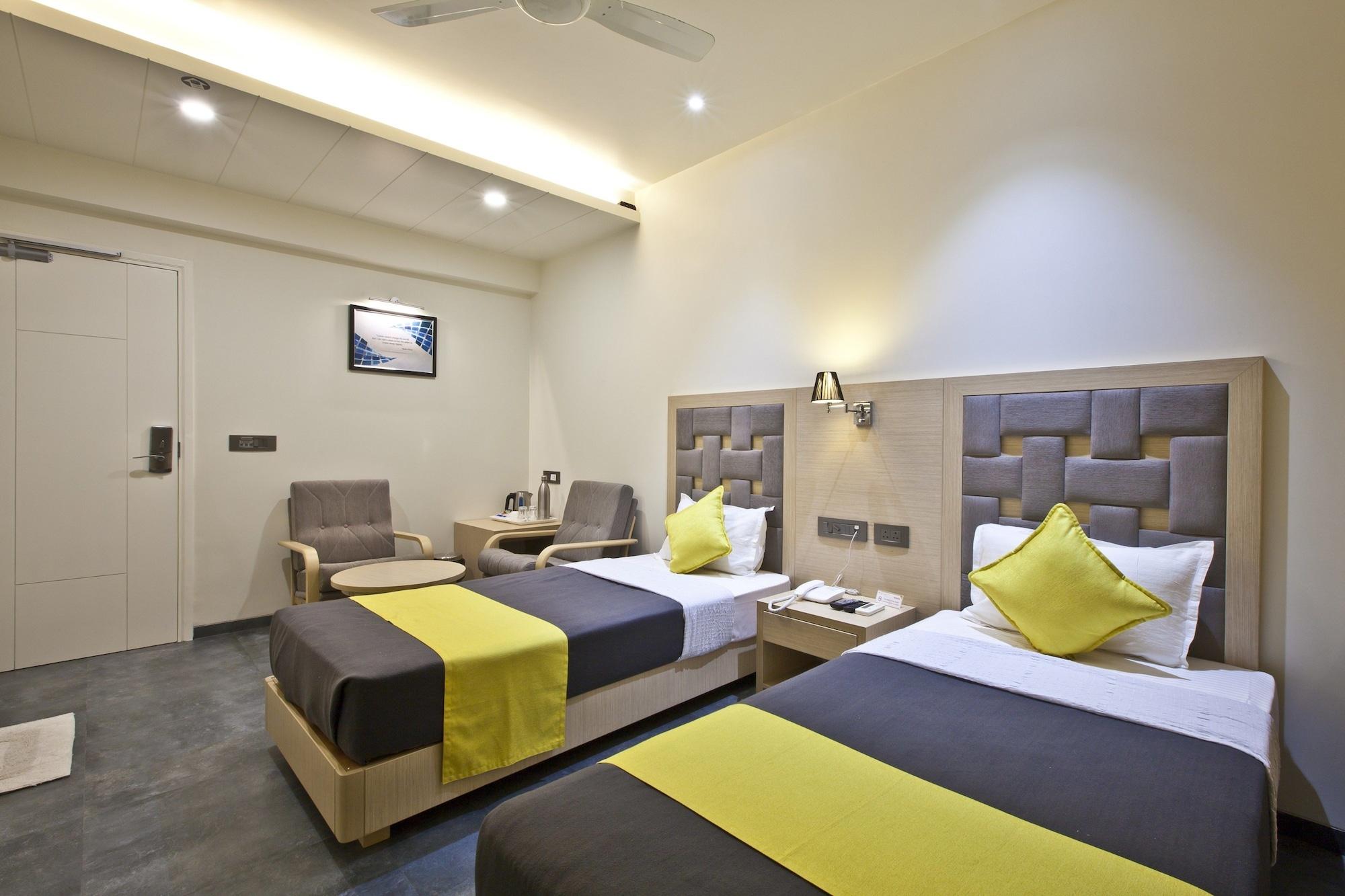 Hotel Sifat International Surat Eksteriør bilde